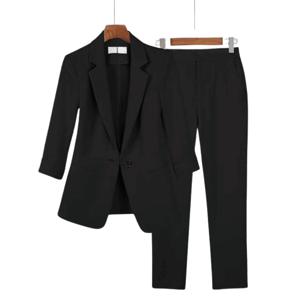 Eleganter Damen-Anzug: Klassisch & Selbstbewusst