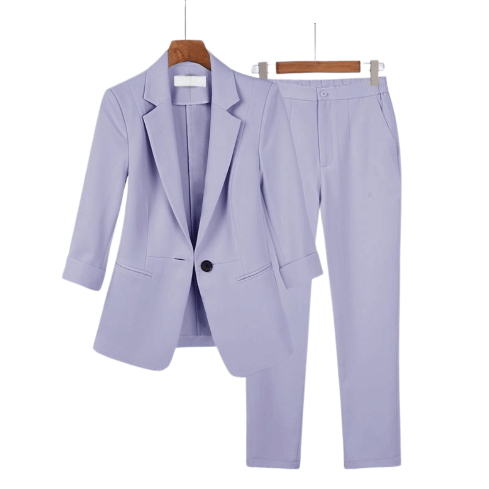 Eleganter Damen-Anzug: Klassisch & Selbstbewusst
