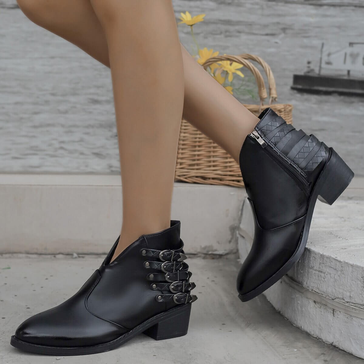 Damen Western-Boots mit Schnallendetails – Ein Hauch von Rock & Eleganz