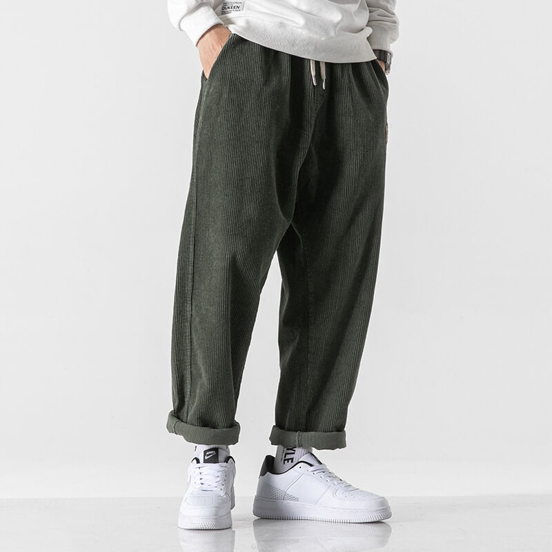 Bequeme Herrenhose: Retro-Charme trifft modernen Komfort