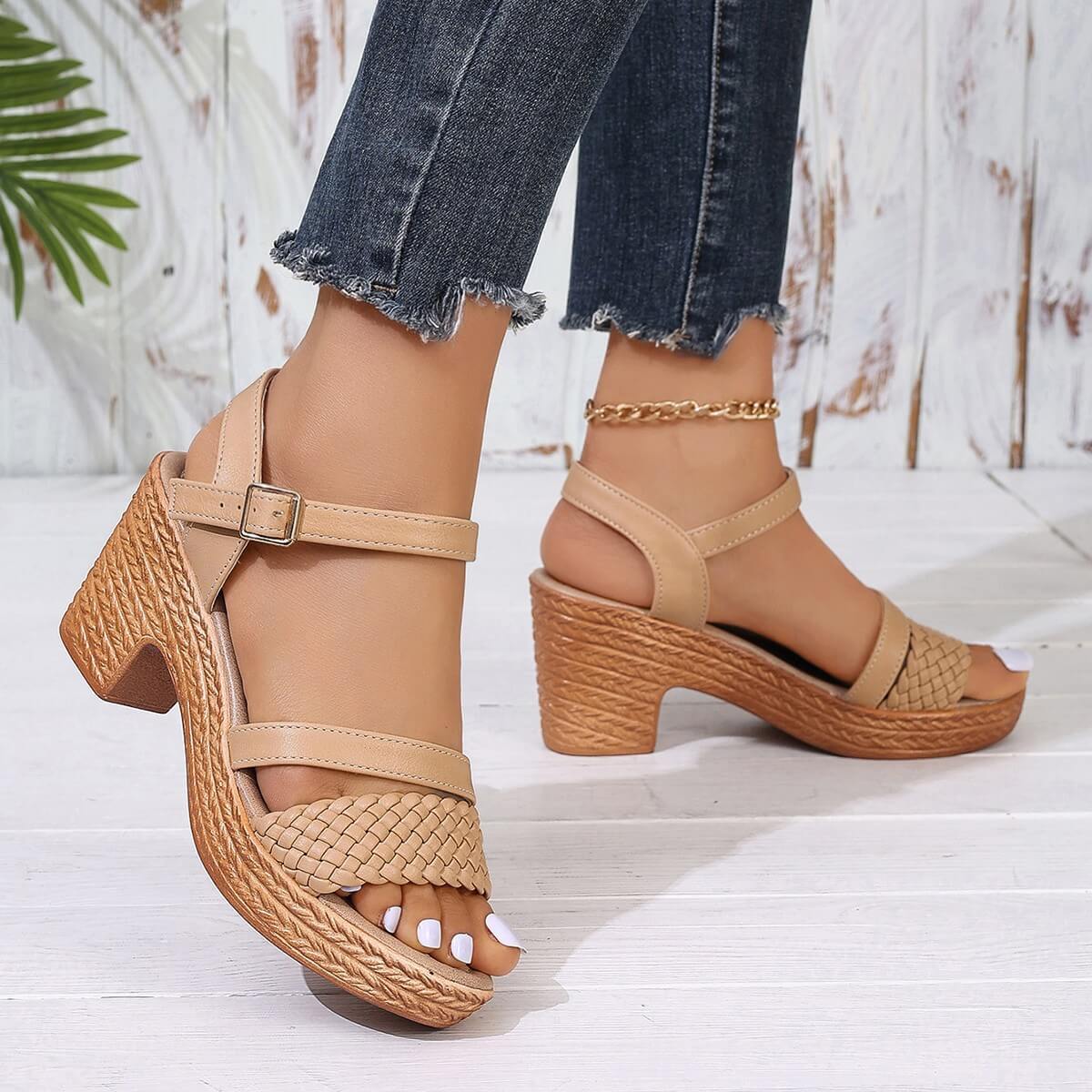 Geflochtene Damen Sandalen mit Blockabsatz – Sommerlicher Chic