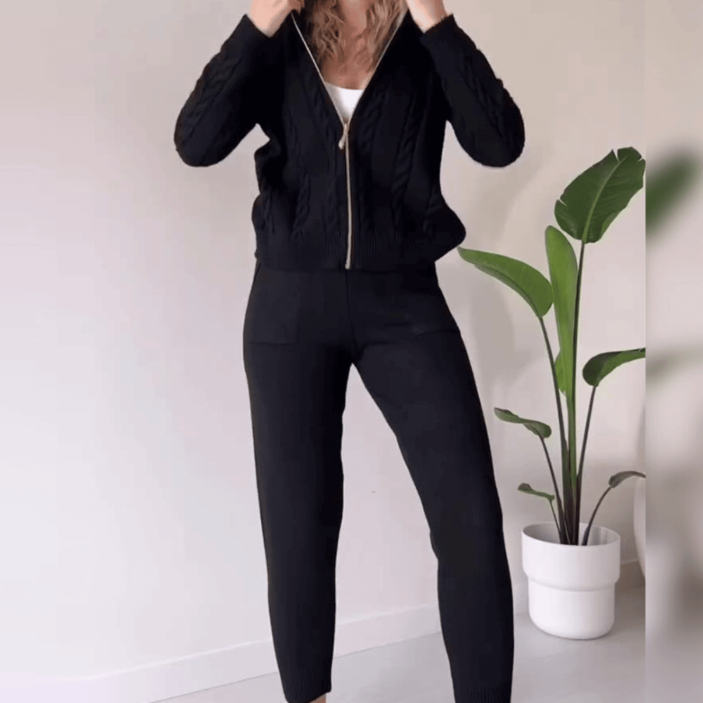 Bequemes Damen Strick-Set mit Kapuzenjacke – Kuschelig & Stilvoll
