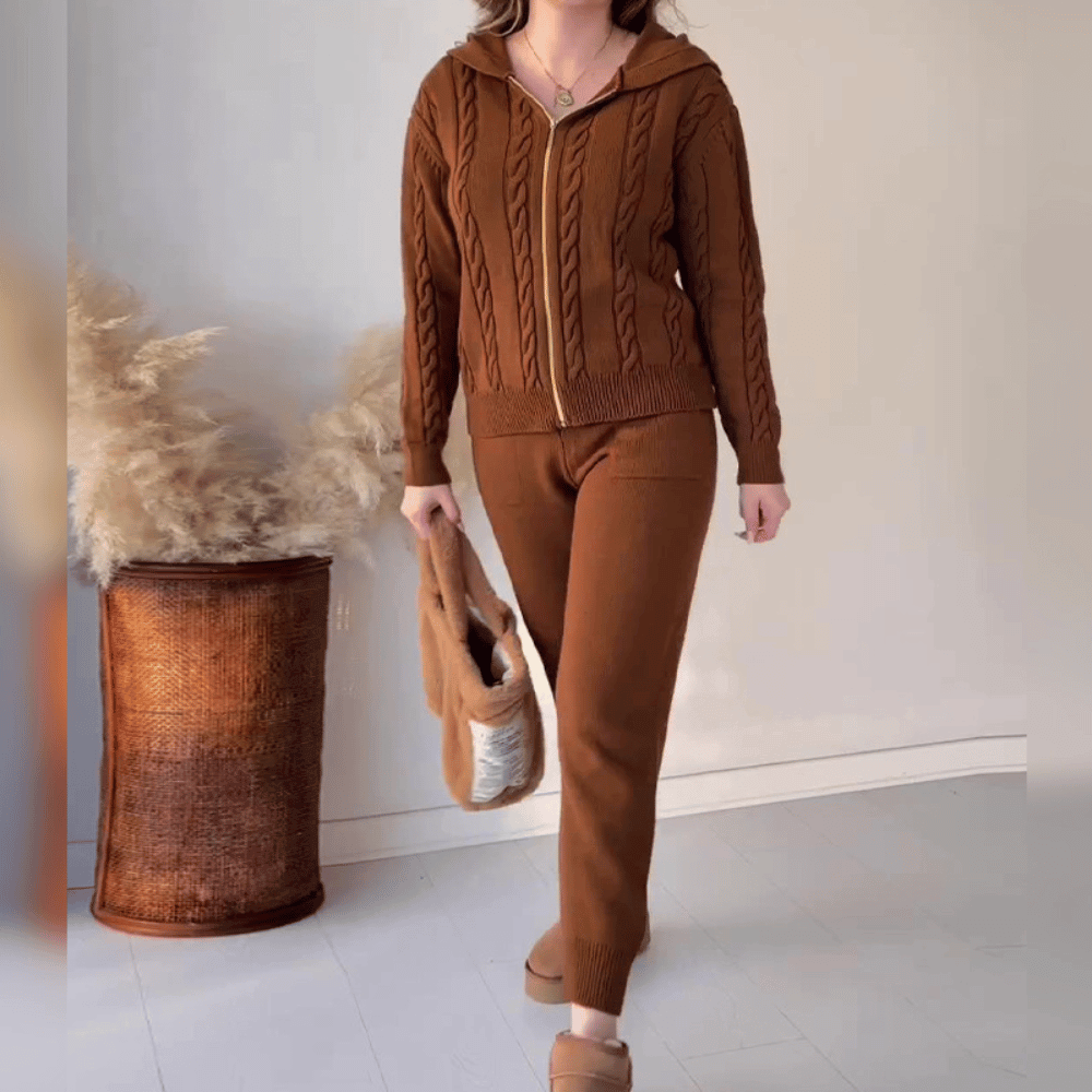 Bequemes Damen Strick-Set mit Kapuzenjacke – Kuschelig & Stilvoll