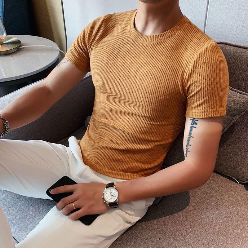Figurbetontes Ripp-T-Shirt für Herren – Minimalistisch & Maskulin