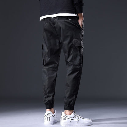 Stylische Herren-Cargohose im Camouflage-Design