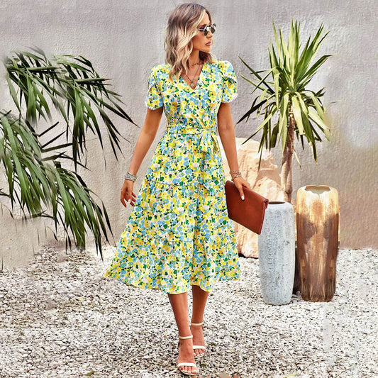 Midi Damen Sommerkleid mit Bindegürtel: Elegant & erfrischend verspielt