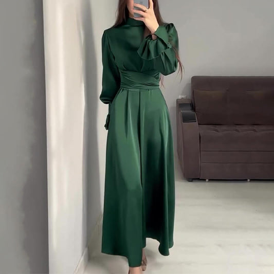 Elegantes Damen-Maxikleid mit Taillenbetonung: Stilvoll & Zeitlos