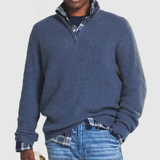 Klassischer Herrenpullover mit Reißverschlusskragen