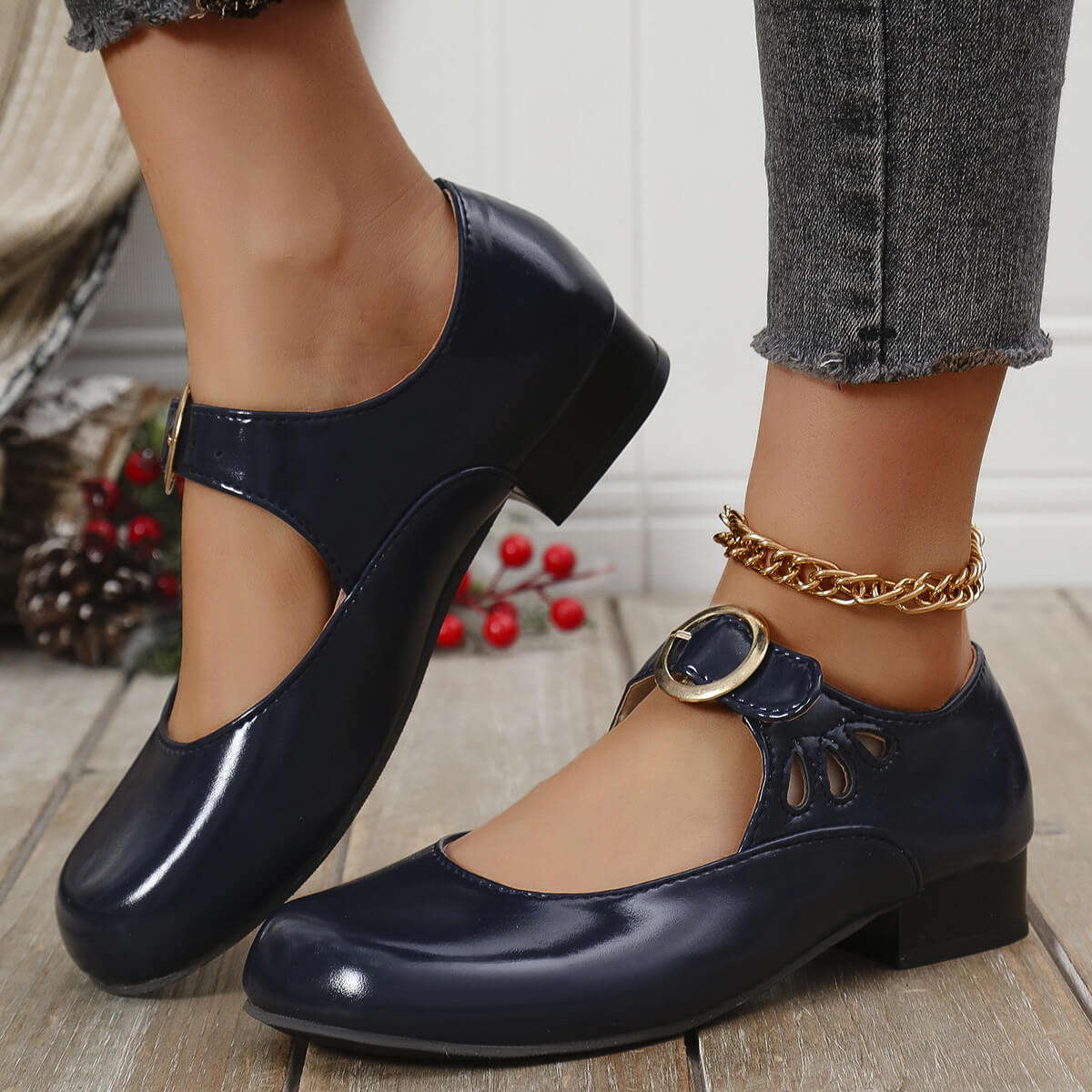 Klassische Riemchen-Sandalen für Damen: Feminine Eleganz mit Retro-Charme