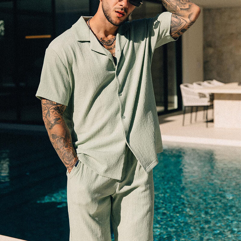 Zweiteiliges Set für Herren: Luftiger Style & sommerlicher Komfort
